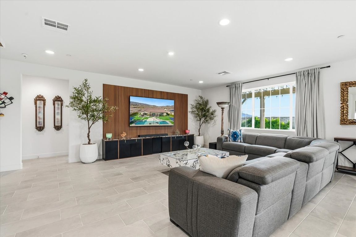 next background image