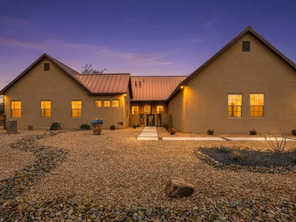 1 Crew Ln, Corrales, NM 87048