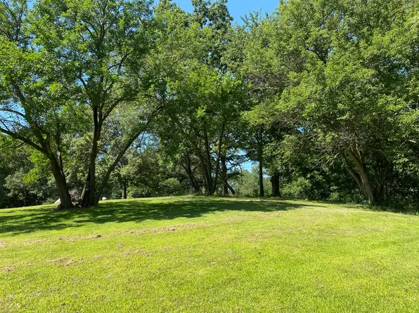 1513 Shoreline Dr, Varna, IL 61375