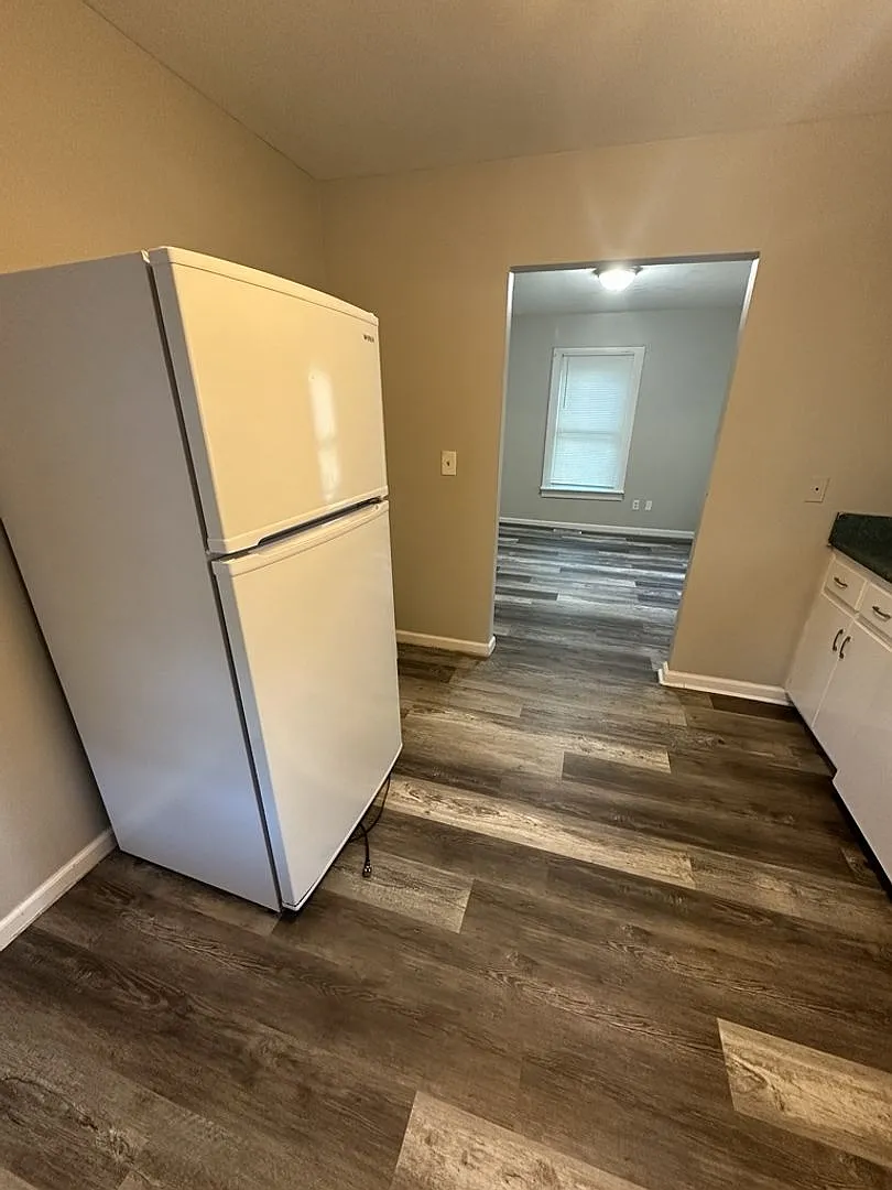 3 Bedroom Home in Rossville Freshly Renovated & Lawn Care Included! — Photo 3