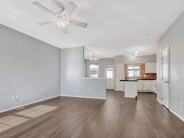 10574 Country Park Point — Photo 2