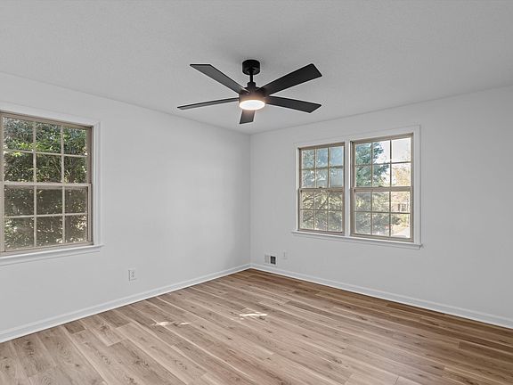 5th image of 4558 Glenda Lane