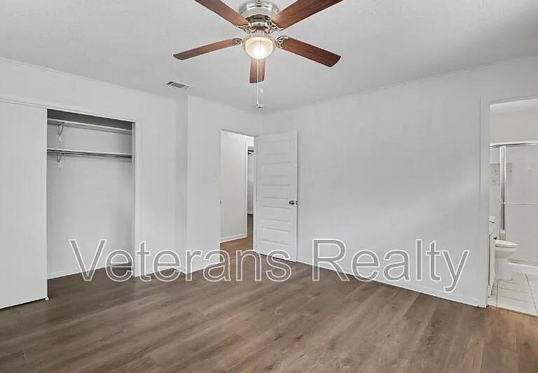 111 Valentine Dr — Photo 18