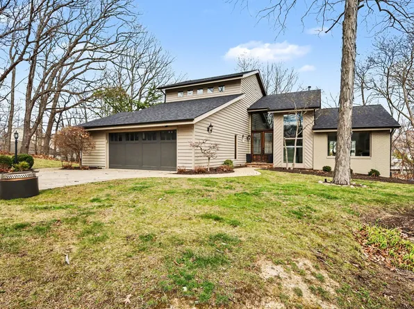 195 Amhurst Pl, Valparaiso, IN 46385