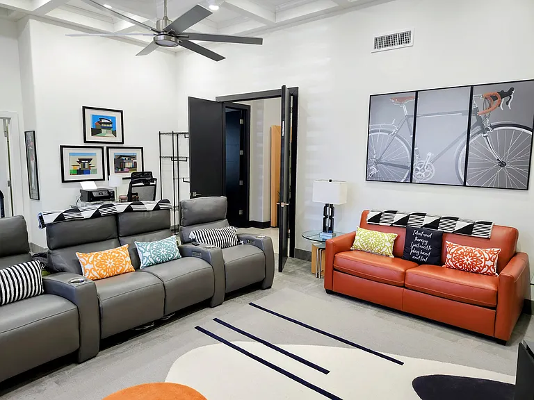 Media room/Office/ extra guest room