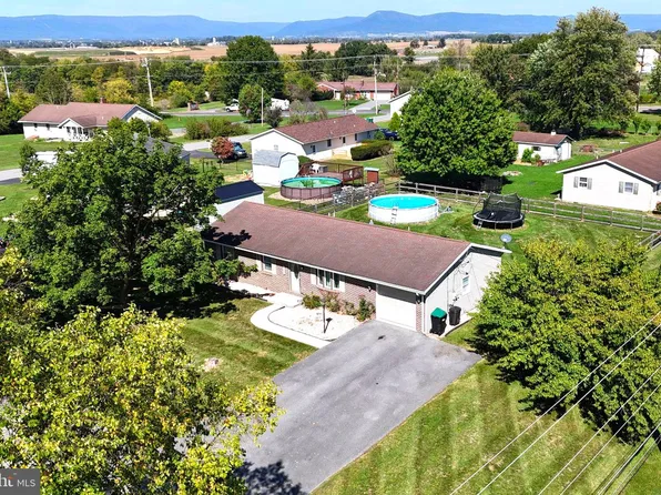 9140 Tea Dr, Mercersburg, PA 17236