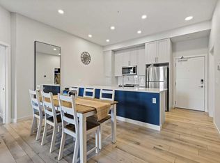 255 E Les Jardins Park SE #122, Calgary, AB T2C 5W9