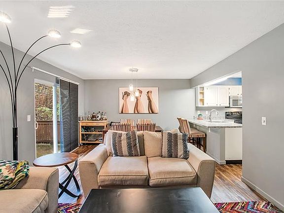 3rd image of 106 Scenic Hill Dr