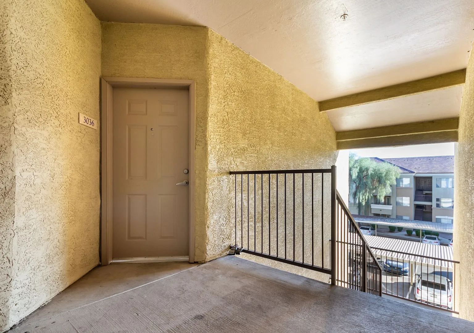 Condo in Union Hills — Photo 2