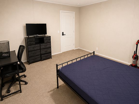 2nd image of 325 Robin Ln