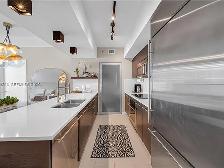 55 SE 6th St #1803 — Photo 1