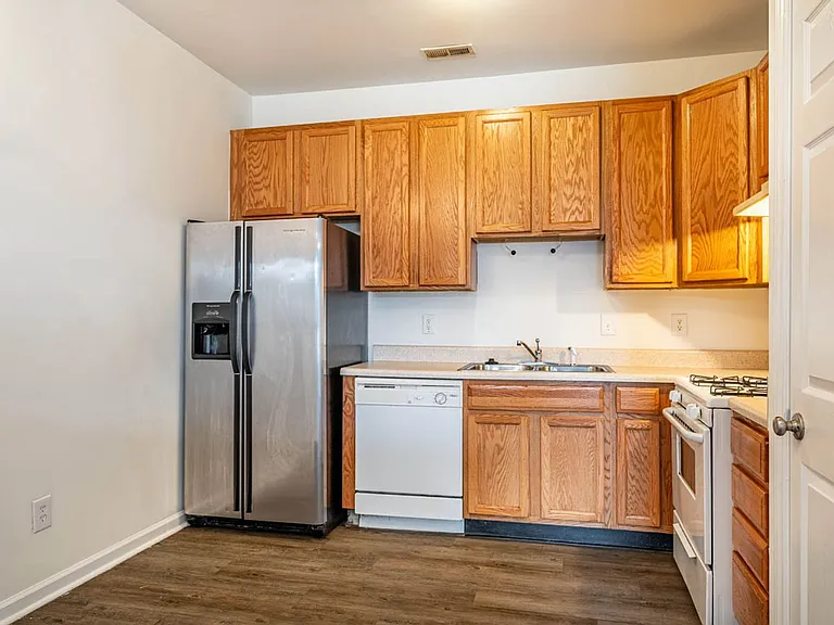 1211 Canyon Rock Ct #105 — Photo 9