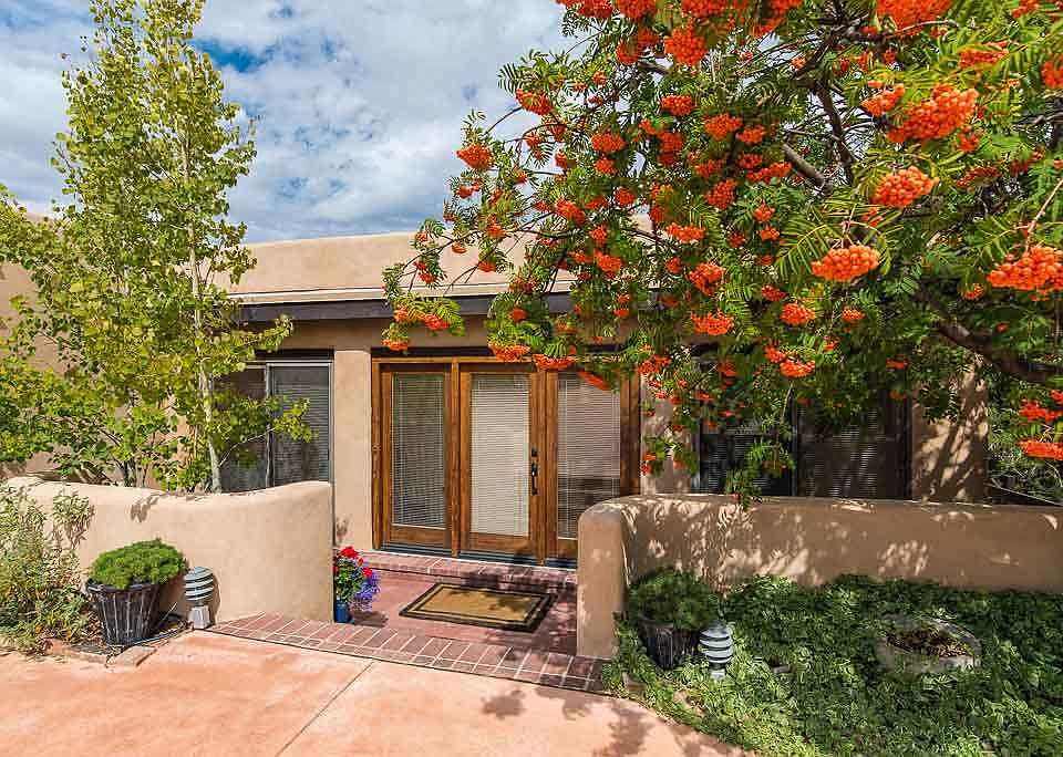 1st image of 825 Camino Del Este