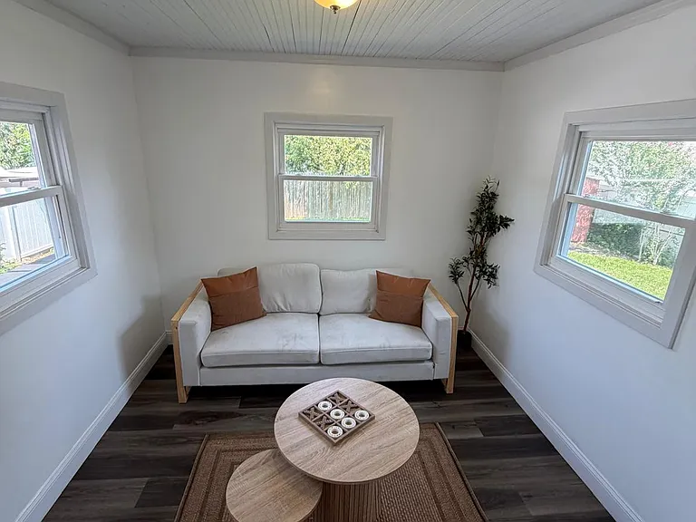 810 Walnut St — Photo 6