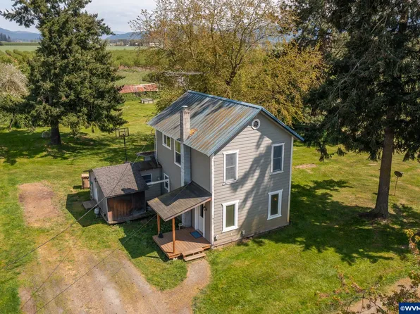 26945 Gap Rd, Brownsville, OR 97327