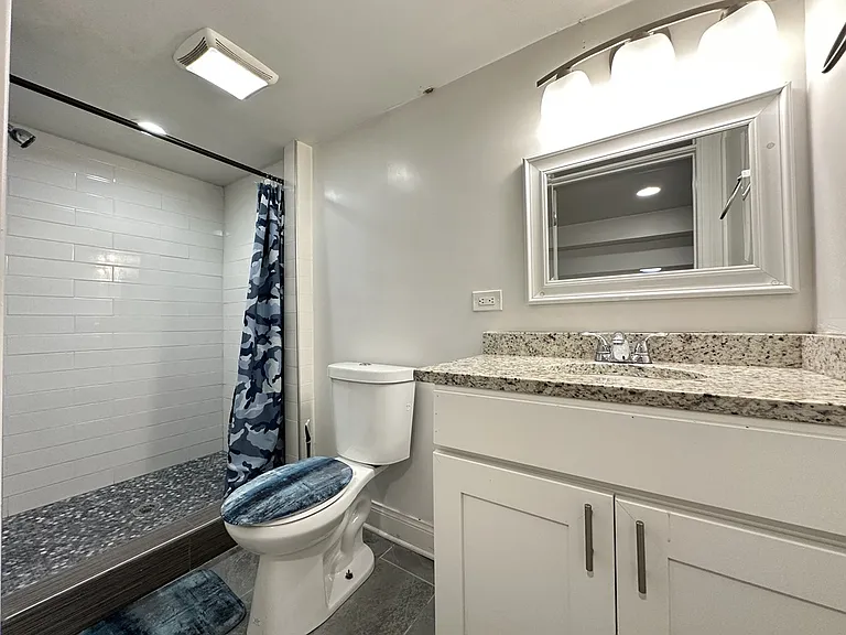 1621 N McVicker Ave #2 — Photo 19