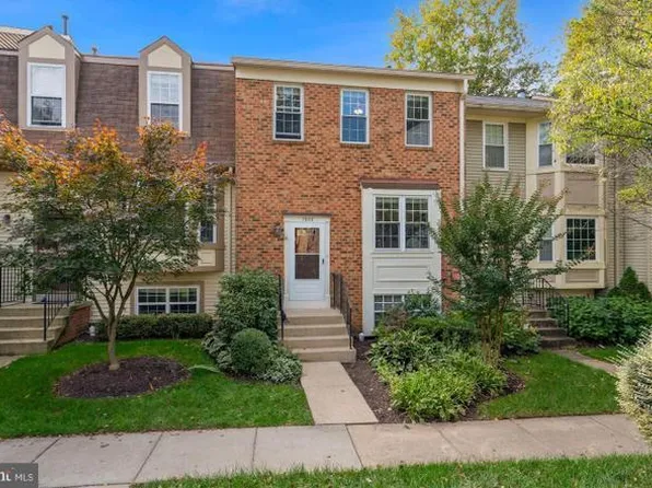 7928 Peyton Forest Trl, Annandale, VA 22003