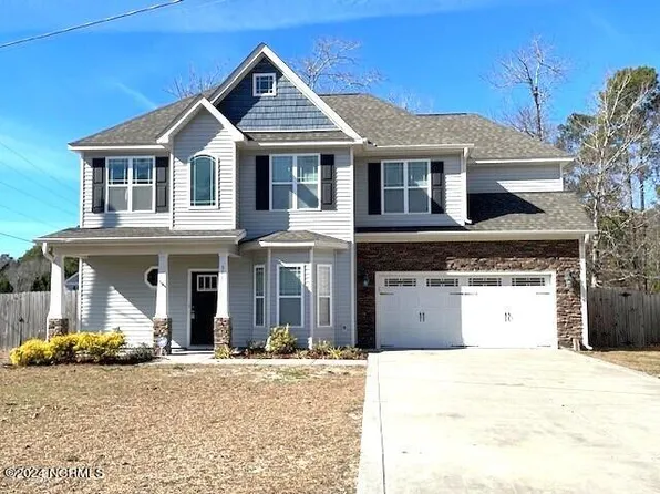 311 Landing Ln, Sneads Ferry, NC 28460