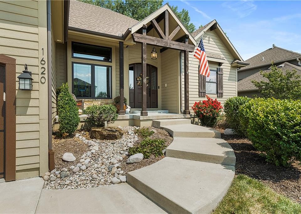 1620 SW Napa Valley Dr, Lees Summit, MO 64082 Zillow