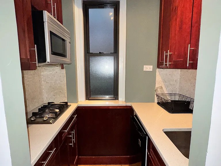 22 Grove St #1F — Photo 12