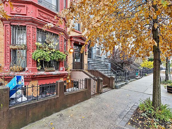2nd image of 32 Herkimer St APT 4