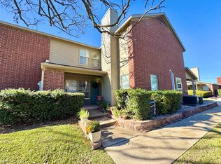 1415 Meadowood Village Dr, Fort Worth, TX 76120