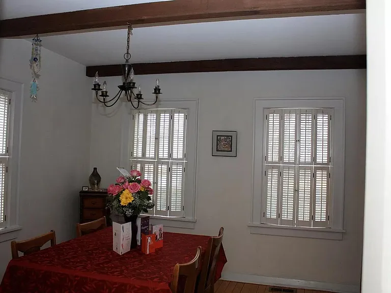 1115 W Charles St — Photo 11