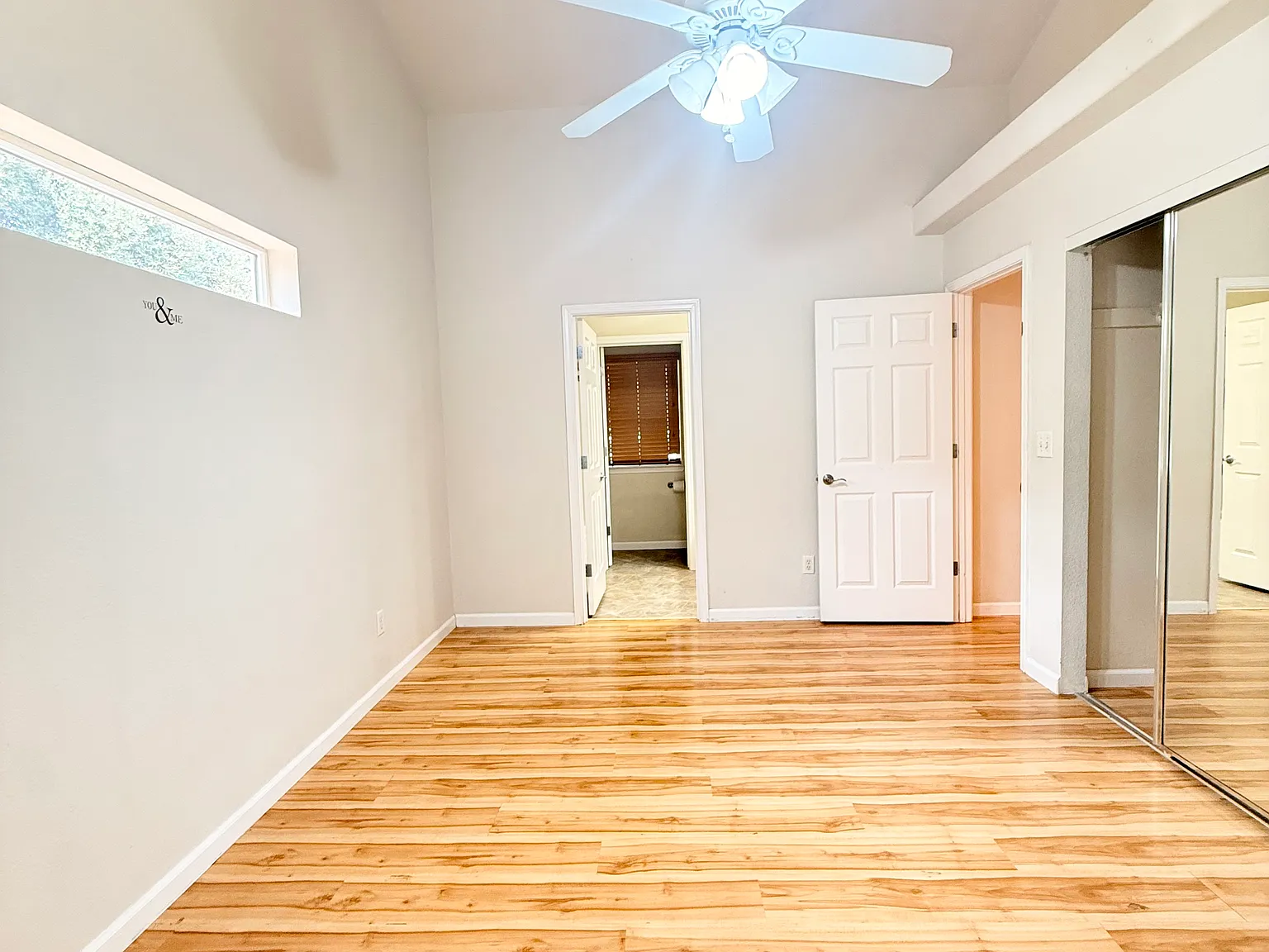 3 bed, 1300 sqft, $2,099 — Photo 3