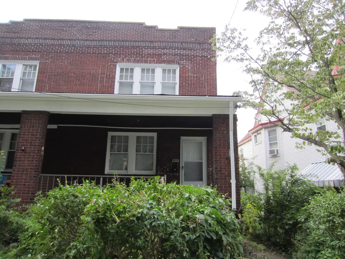 1218-1220 Fairdale St photo 1