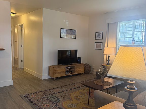 4th image of 1015 Lafontaine Ave #A