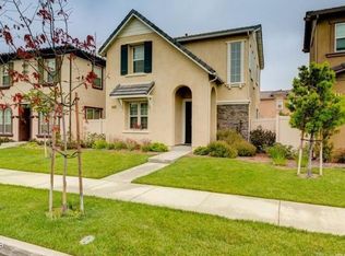 545 Nile River Dr, Oxnard, CA 93036
