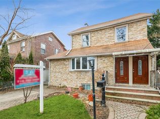 71-12 165th St, Fresh Meadows, NY 11365