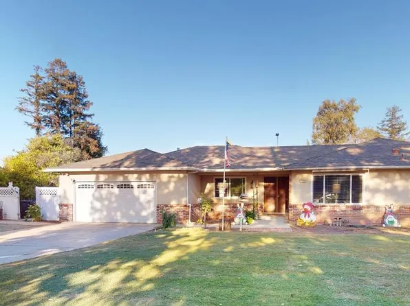 7690 N Leonard Ave, Clovis, CA 93619