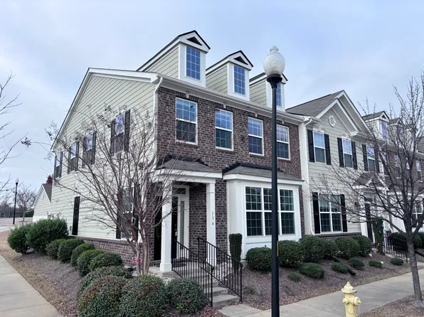 136 Spring Pine Ln, Holly Springs, NC 27540