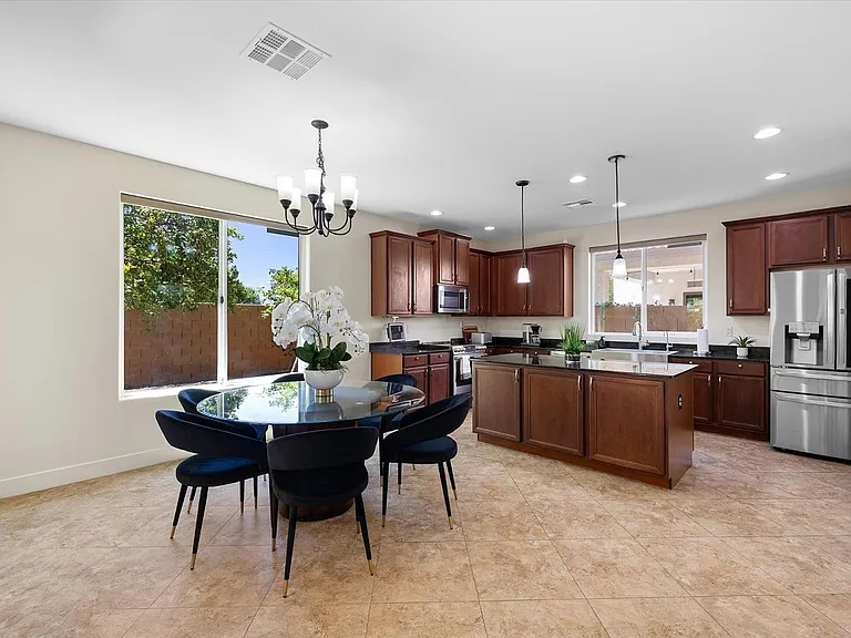 3437 E Mesquite St — Photo 5