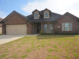 413 Lexington Ave, Clute, TX 77531
