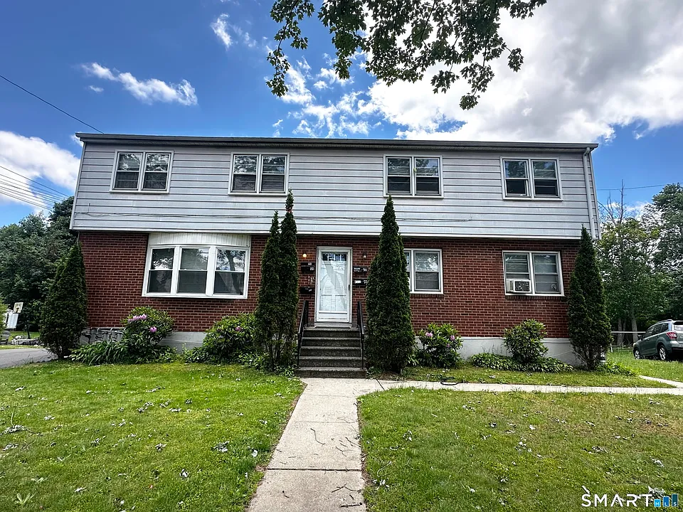 88 Elizabeth Ann Dr #2L
