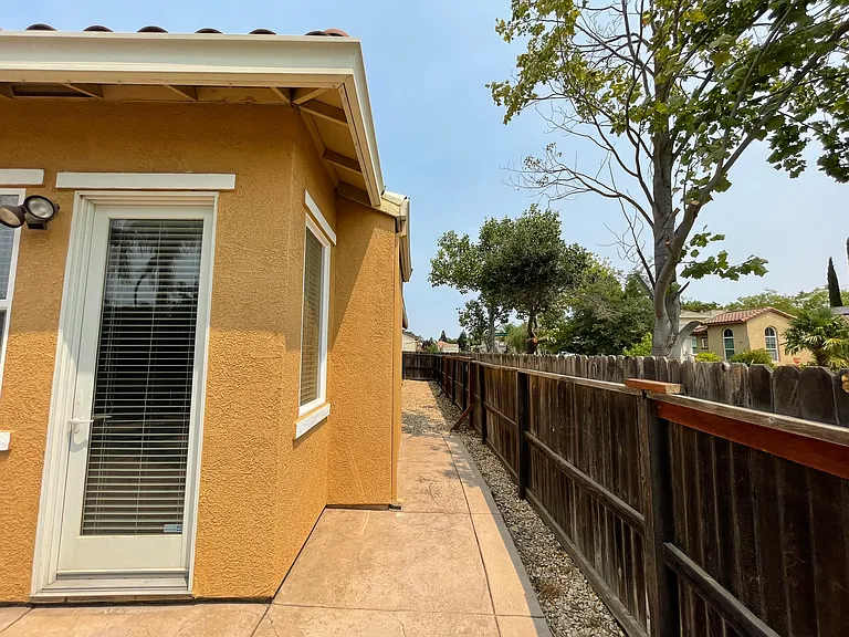 7300 Elvora Way — Photo 15
