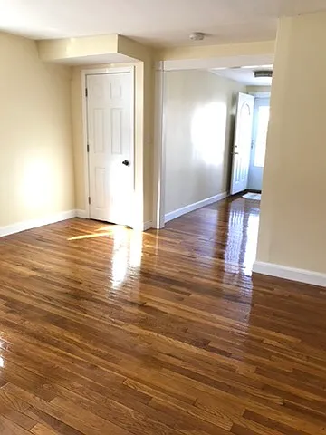 3 bed, 1225 sqft, $3,740 — Photo 3