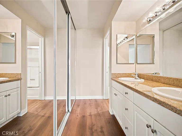 5540 Owensmouth Ave #306 — Photo 18