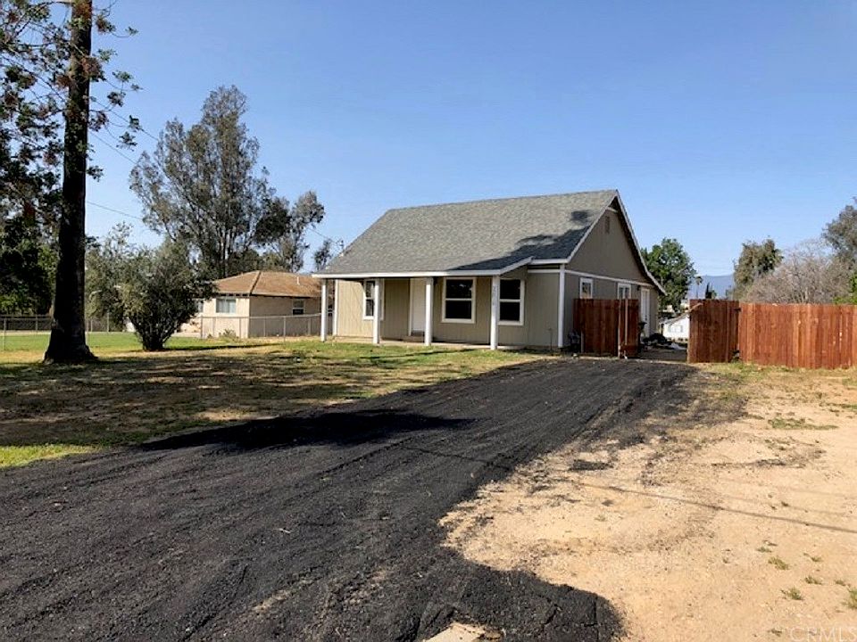 1st image of 22010 Vivienda Ave