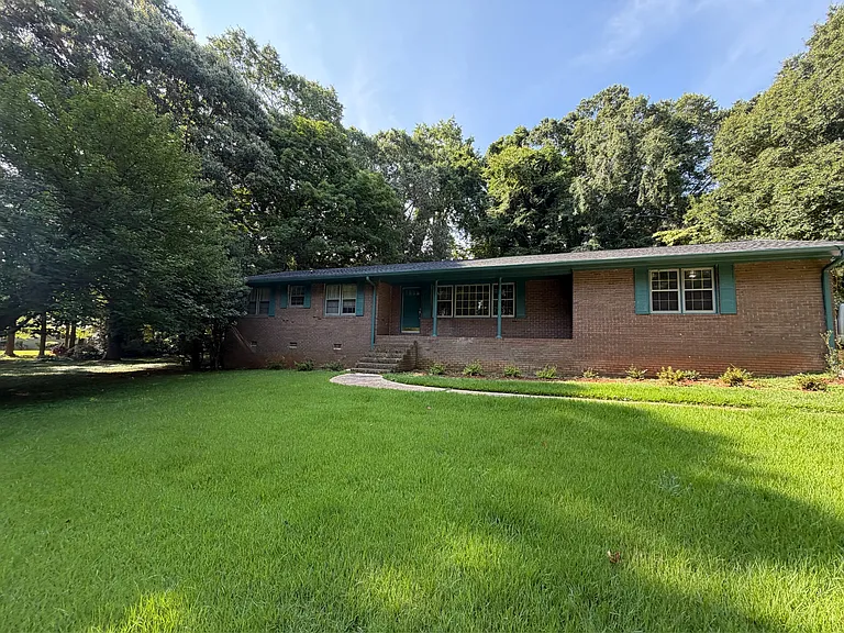 54 Dickson Cir — Photo 8