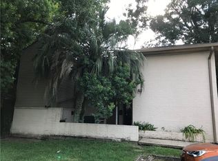 3026 Lake Villa Dr, Metairie, LA 70002