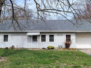 2405 E Meadowmere St, Springfield, MO 65804