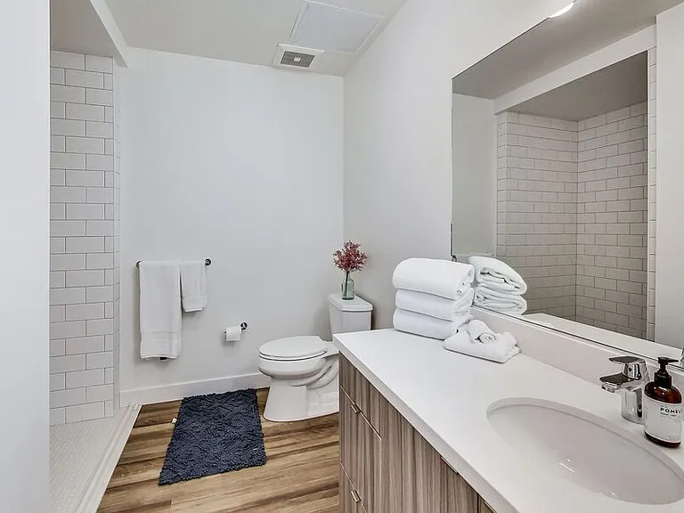 950 Lofts — Photo 15