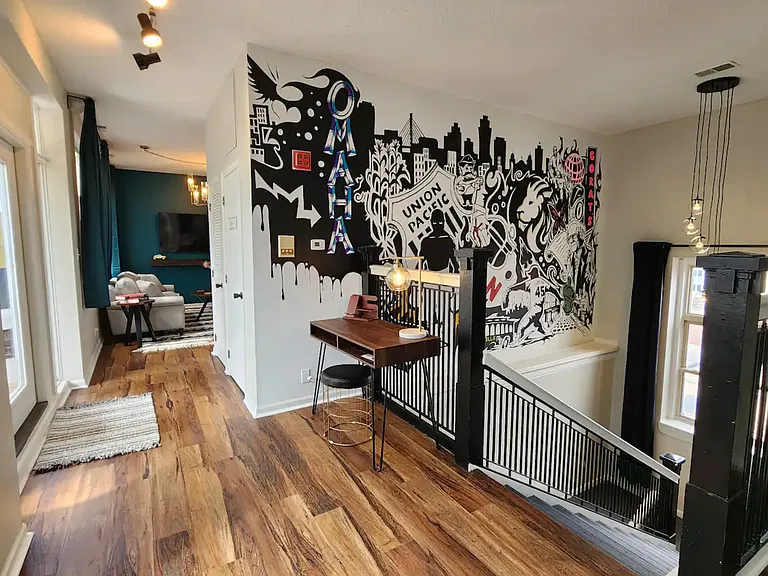 Fifth Avenue Apartments — Photo 17
