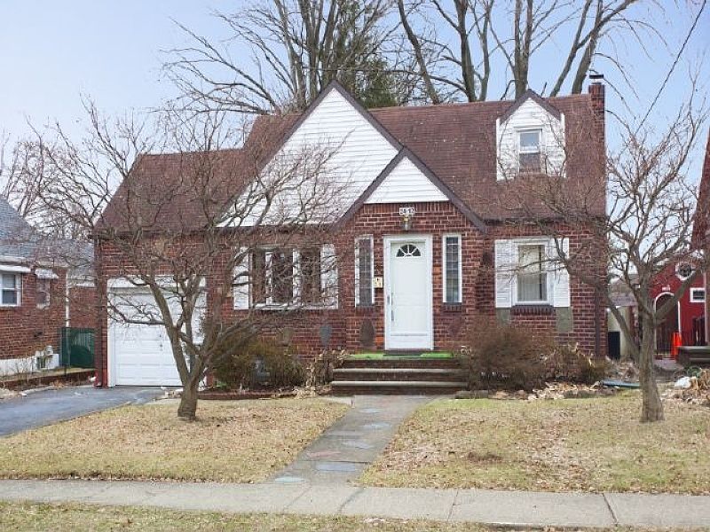 1st image of 24-12 Watkins Ave