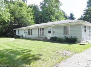 411 N Lakeview Ave, Sturgis, MI 49091