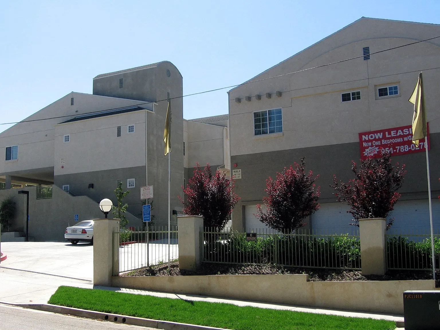 Towne Crest Apartments — Photo 3