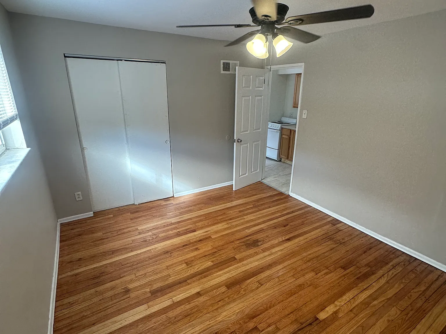 1 bed, 700 sqft, $725 — Photo 3